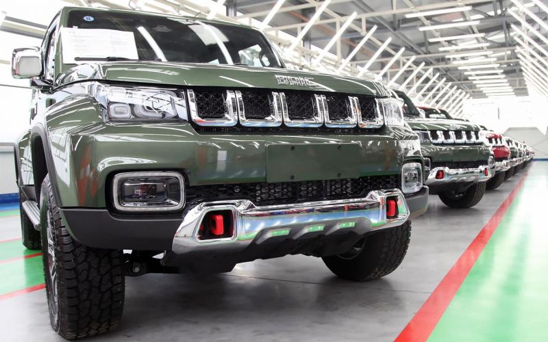 
            Автомобили начали возить даже из Канады. Что можно купить в сентябре
        