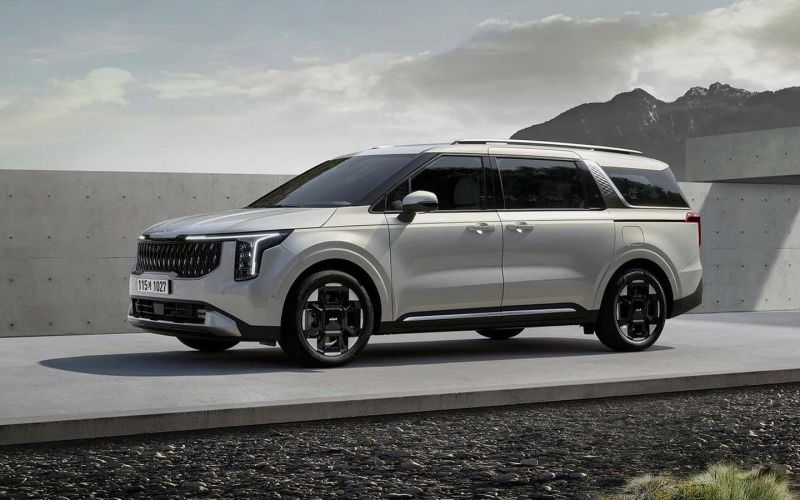 
            Kia рассекретила дизайн обновленного Carnival
        