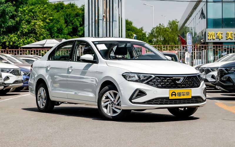 
            Соперники &laquo;Весты&raquo;. Машины дешевле ₽2 млн, которые уже можно купить
        