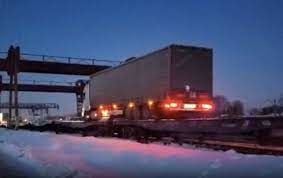 Украина нашла выход из ситуации с блокадой на границе: первые фуры беспрепятственно едут в Польшу