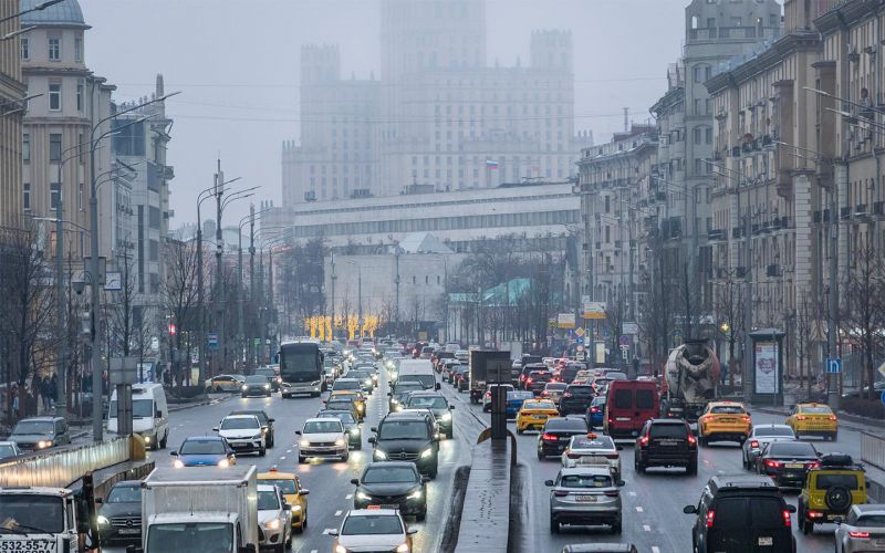 
            В России еще оснащают автомобили моторами Евро-2. Сколько это продлится
        